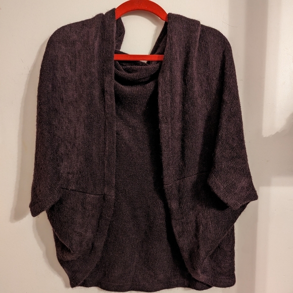 Woman's Loose fitting batwing shrug - Picture 1 of 6